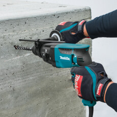Перфоратор MAKITA HR 2630 в чем.