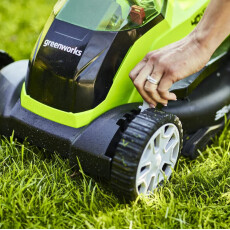 Аккумуляторная газонокосилка Greenworks G40LM35K2