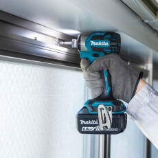 Аккумуляторный ударный шуруповерт MAKITA LXT DTD 173 Z в коробке