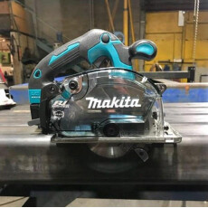 Аккумуляторная циркулярная пила по металлу MAKITA DCS 553 Z в кор.