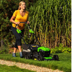 Аккумуляторная газонокосилка Greenworks GD40LM46SP 40В
