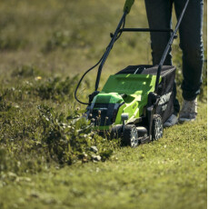 Аккумуляторная газонокосилка Greenworks G40LM35K4 40В (в комплекте АКБ + ЗУ)