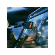 Щетка для снега со скребком телескопическая X-series FISKARS (1078493)