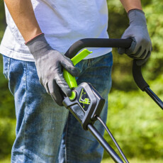 Аккумуляторная газонокосилка Greenworks GD24LM33K2 24В (в комплекте АКБ + ЗУ)