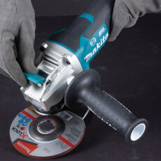 Аккумуляторная углошлифмашина MAKITA DGA 519 Z в кор. (без АКБ и ЗУ)