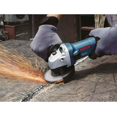 Одноручная угловая шлифмашина BOSCH GWS 670 в кор.