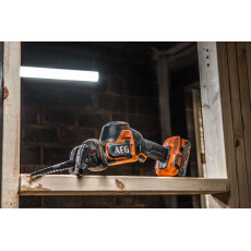 Аккумуляторная сабельная пила AEG BUS 18SBL-0 (без АКБ и ЗУ)