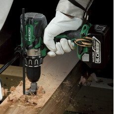 Аккумуляторный шуруповерт Hikoki DS14DBL2 + аккумуляторный фонарь