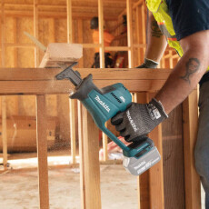Аккумуляторная сабельная пила MAKITA LXT DJR189RTJ в кейсе