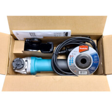 Одноручная углошлифмашина MAKITA 9558 HNR в коробке