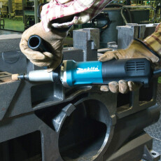 Прямая шлифмашина MAKITA GD0811C в коробке