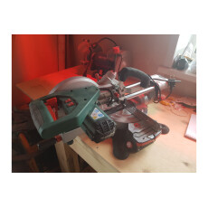 Торцовочная пила Metabo KGS 216 M