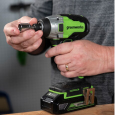 Винтоверт ударный аккумуляторный Greenworks GD24ID3 24В