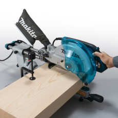 Торцовочная пила MAKITA LS 1110F в коробке