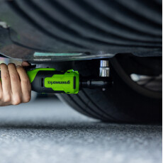 Гайковерт-трещотка аккумуляторный Greenworks GD24RW 24В 1/2" (АКБ 2Ач + ЗУ + сумка)