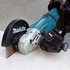 Двуручная углошлифмашина MAKITA GA 9060 в кор.