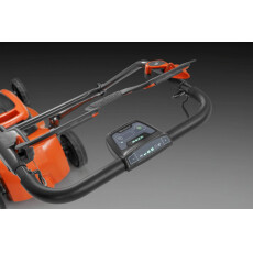 Аккумуляторная газонокосилка Husqvarna LC 141iV KIT (QC80, BLi20)