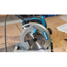 Циркулярная пила MAKITA 5008 MG в кор.