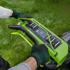 Аккумуляторная газонокосилка Greenworks LM221S 82В