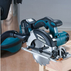 Аккумуляторная циркулярная пила MAKITA DHS 660 Z в кор.