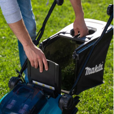 Газонокосилка аккумуляторная MAKITA LXT DLM 382 PM2 (2 АКБ 4Ач + ЗУ)