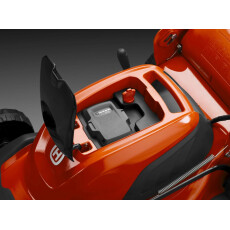 Аккумуляторная газонокосилка Husqvarna LC 141iV KIT (QC80, BLi20)