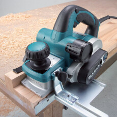 Рубанок электрический MAKITA KP 0810 C в кор.
