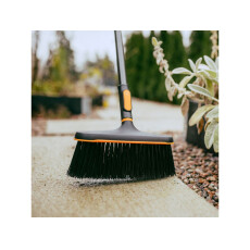 Щетка универсальная FISKARS OneClick