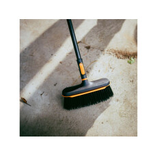 Щетка универсальная FISKARS OneClick