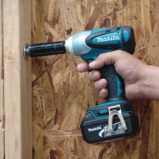 Аккум. ударный гайковерт MAKITA DTW 251 RME в чемодане