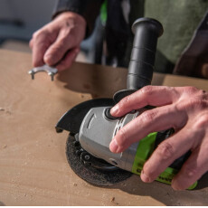 Аккумуляторная углошлифовальная машина Greenworks GD24AG 24В