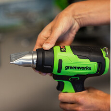 Фен строительный аккумуляторный Greenworks G24HG 24В (АКБ 4Ач + ЗУ)