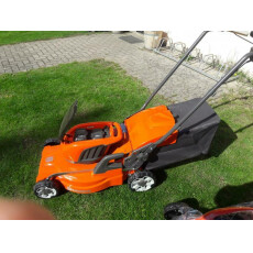 Аккумуляторная газонокосилка Husqvarna LC 347iVX KIT (QC300, BLi200)