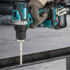 Аккумуляторная дрель-шуруповерт MAKITA XGT DF 002 GZ