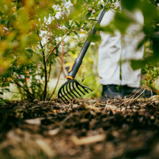 Грабли для уборки клумб OneClick FISKARS