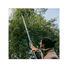 Черенок алюминиевый телескопический FISKARS OneClick L 220-400см