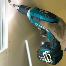 Аккумуляторная шуруповерт MAKITA DFS 452 Z в кор.
