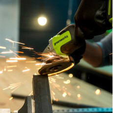 Аккумуляторная углошлифмашина Greenworks GD24AG 24В (АКБ 8Ач + ЗУ)