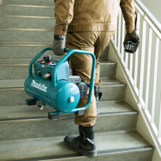 Аккумуляторный компрессор MAKITA XGT AC001GZ