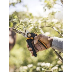 Секатор плоскостной FISKARS Xseries PowerGear L P961