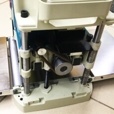 Рубанок электрический Makita 2012NB