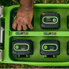 Зарядное устройство GREENWORKS на 6 слотов G82CT6, 82В