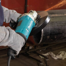 Двуручная углошлифмашина MAKITA GA 9082 в коробке