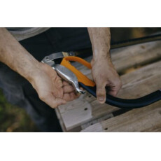 Садовая пила Fiskars SW30