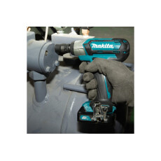 Аккум. ударный гайковерт MAKITA TW 141 DWAE в чем.