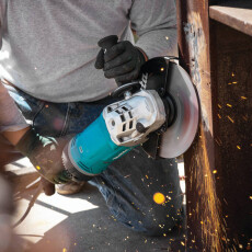 Углошлифмашина MAKITA GA9070X1