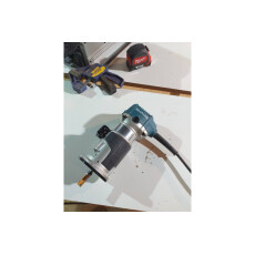 Фрезер кромочный MAKITA RT 0702 C
