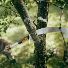 Пила изогнутая FISKARS OneClick