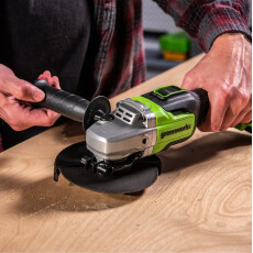 Аккумуляторная углошлифмашина Greenworks GD24AG 24В (АКБ 4А/ч + ЗУ)