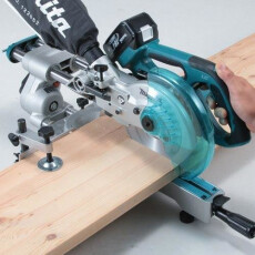 Аккумуляторная торцовочная пила MAKITA DLS 600 Z